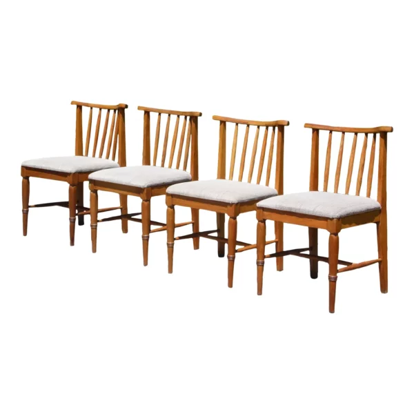 Vintage Set of 4 Oak Mid Century Modern Spindle Back Dining Chairs