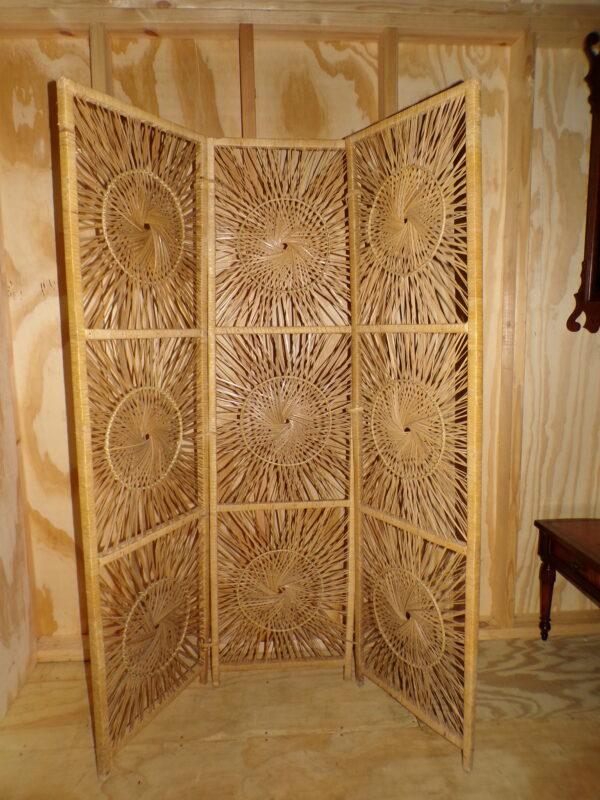 Vintage Mid Century Boho Sunburst Wicker Rattan Folding Screen Room Divider - Image 3