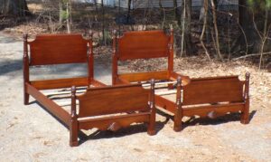 Vintage Pair Georgetown Galleries Ritter Solid Mahogany Twin Beds